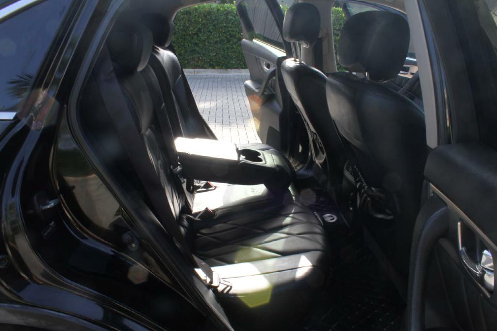 Photo 10 of this INFINITI FX