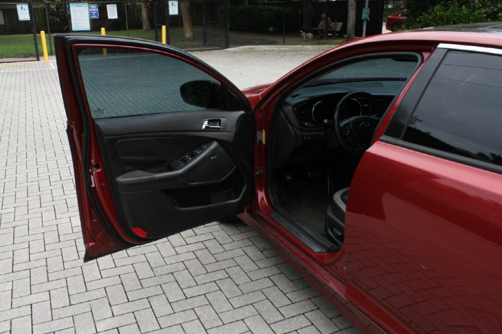 Photo 11 of this KIA OPTIMA