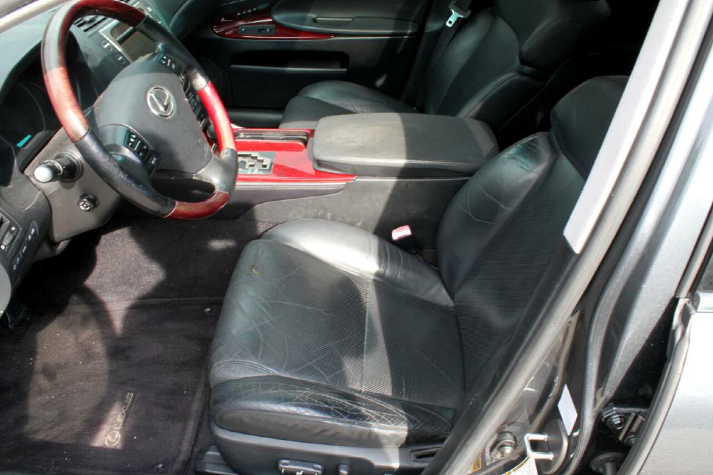 Photo 9 of this LEXUS GS