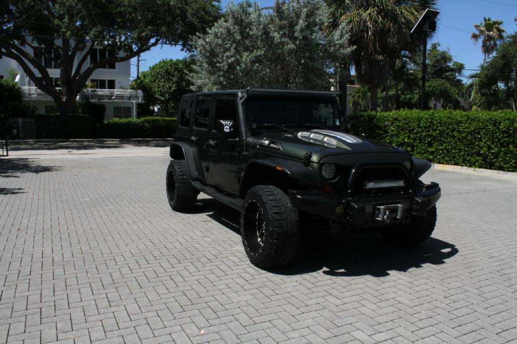 Photo 4 of this JEEP WRANGLER