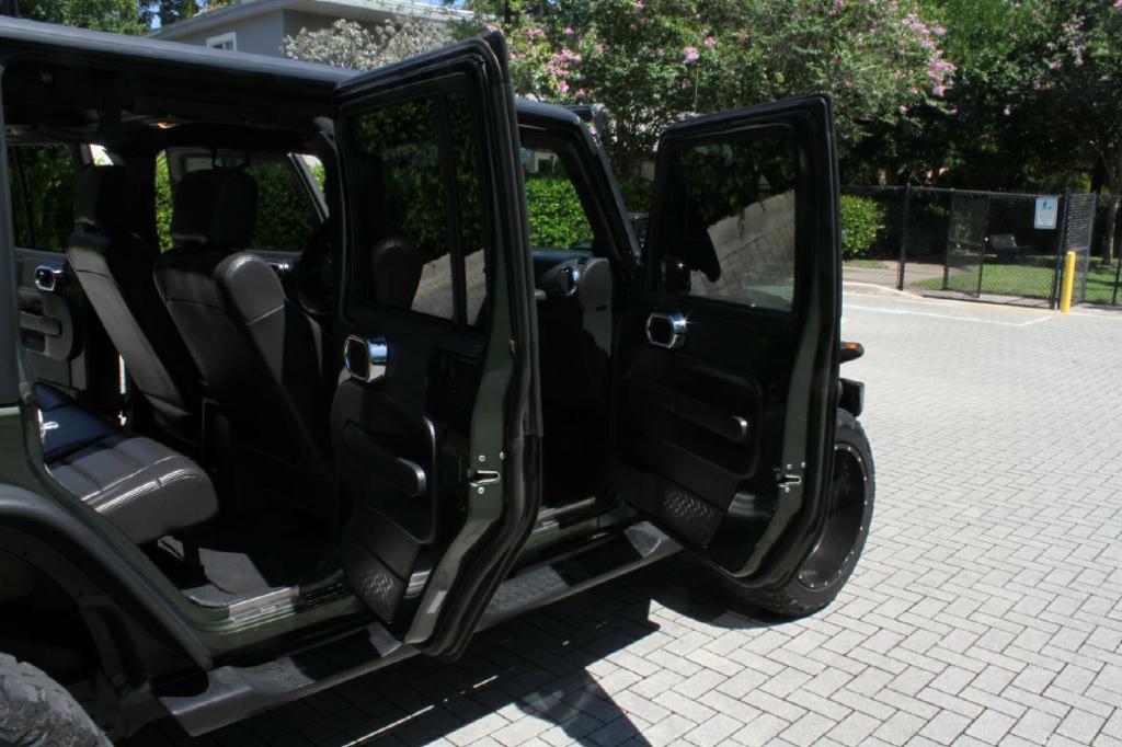 Photo 11 of this JEEP WRANGLER