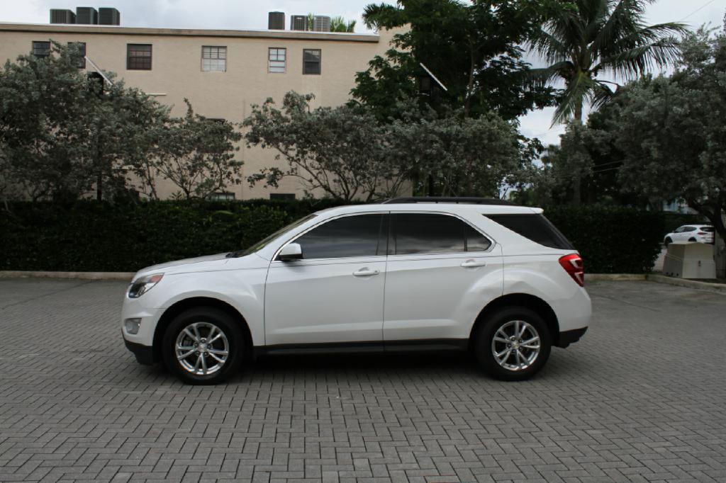 Photo 2 of this CHEVROLET EQUINOX