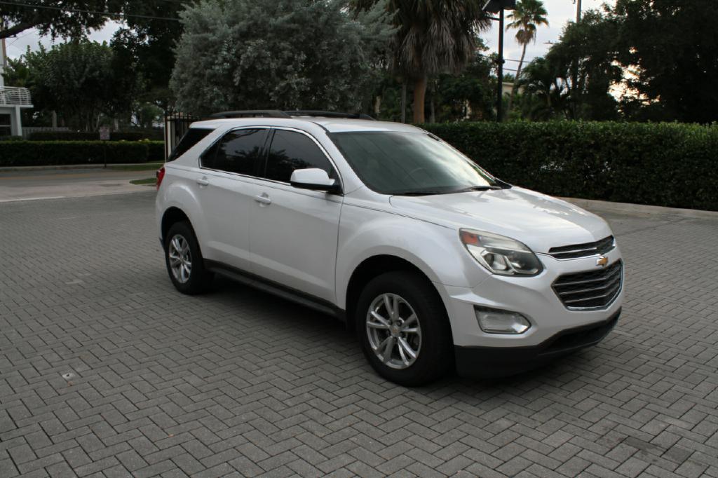 Photo 4 of this CHEVROLET EQUINOX