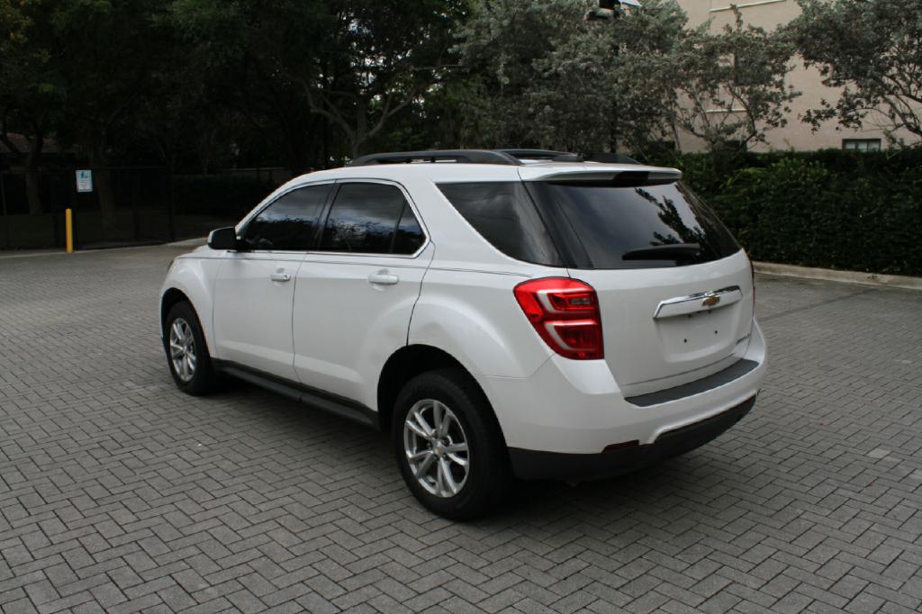 Photo 8 of this CHEVROLET EQUINOX