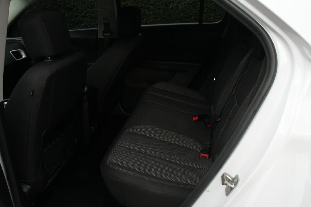 Photo 10 of this CHEVROLET EQUINOX
