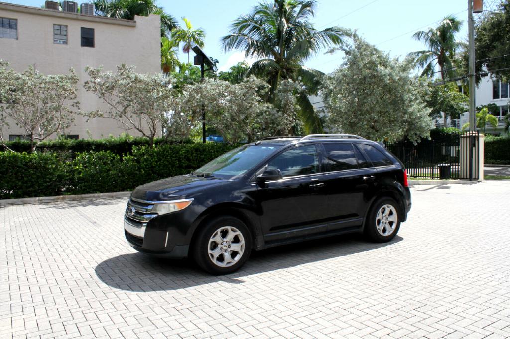 Photo 12 of this CHRYSLER TOWN & COUN