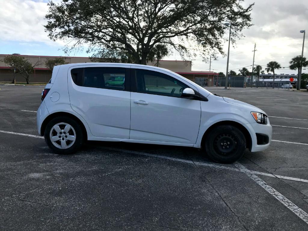 Photo 4 of this CHEVROLET SONIC
