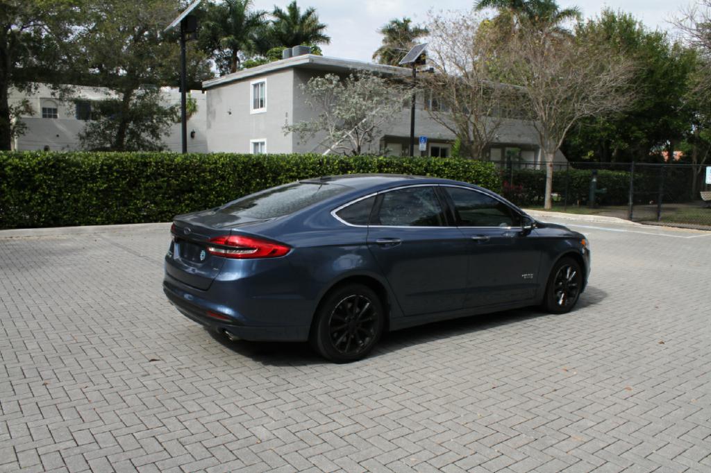 Photo 6 of this FORD FUSION ENERGI