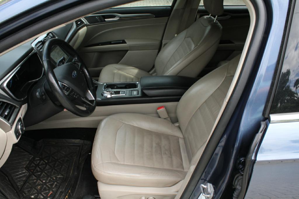 Photo 9 of this FORD FUSION ENERGI