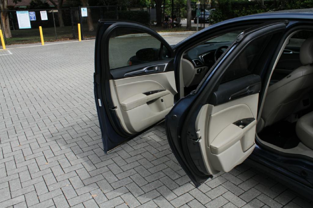 Photo 11 of this FORD FUSION ENERGI