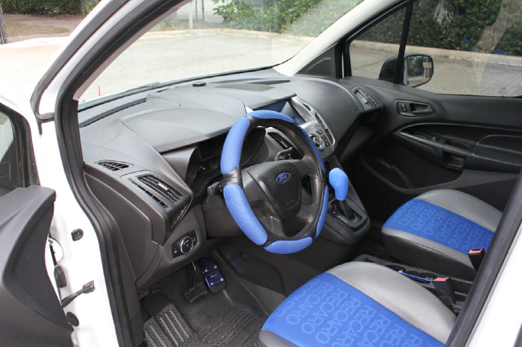 Photo 10 of this FORD TRANSIT CONNECT