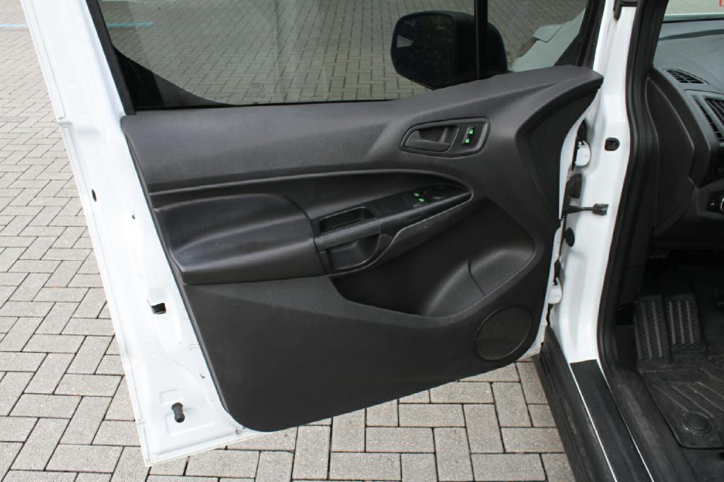 Photo 11 of this FORD TRANSIT CONNECT