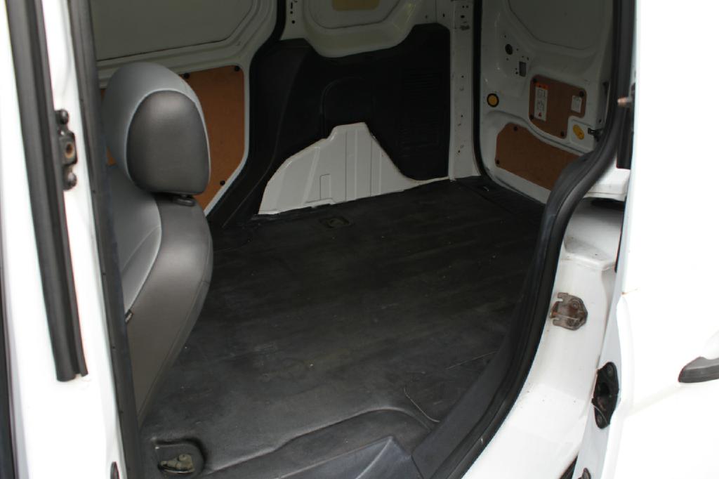 Photo 12 of this FORD TRANSIT CONNECT