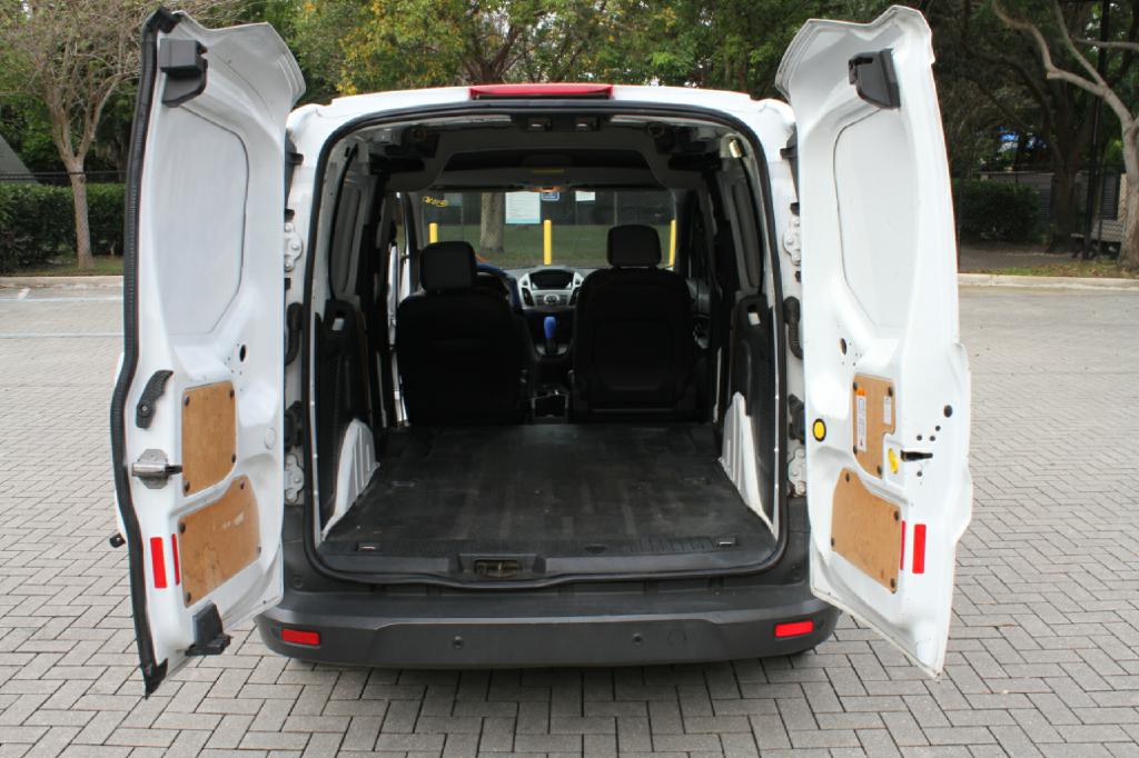 Photo 13 of this FORD TRANSIT CONNECT