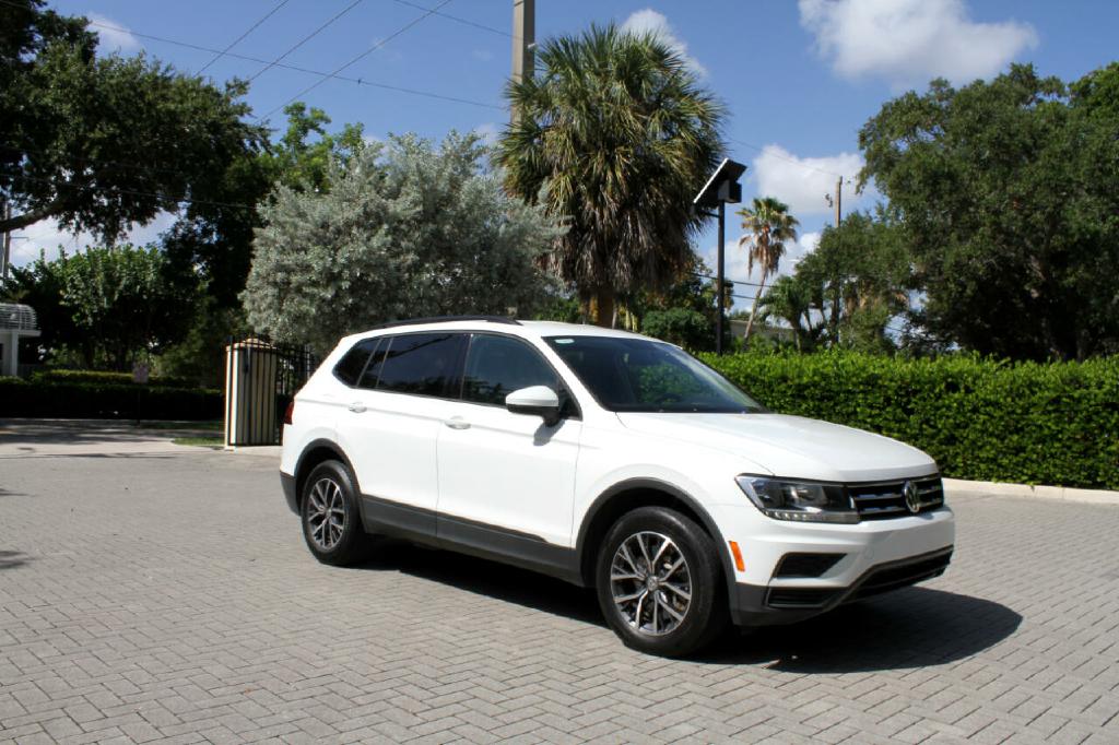 Photo 4 of this VOLKSWAGEN TIGUAN