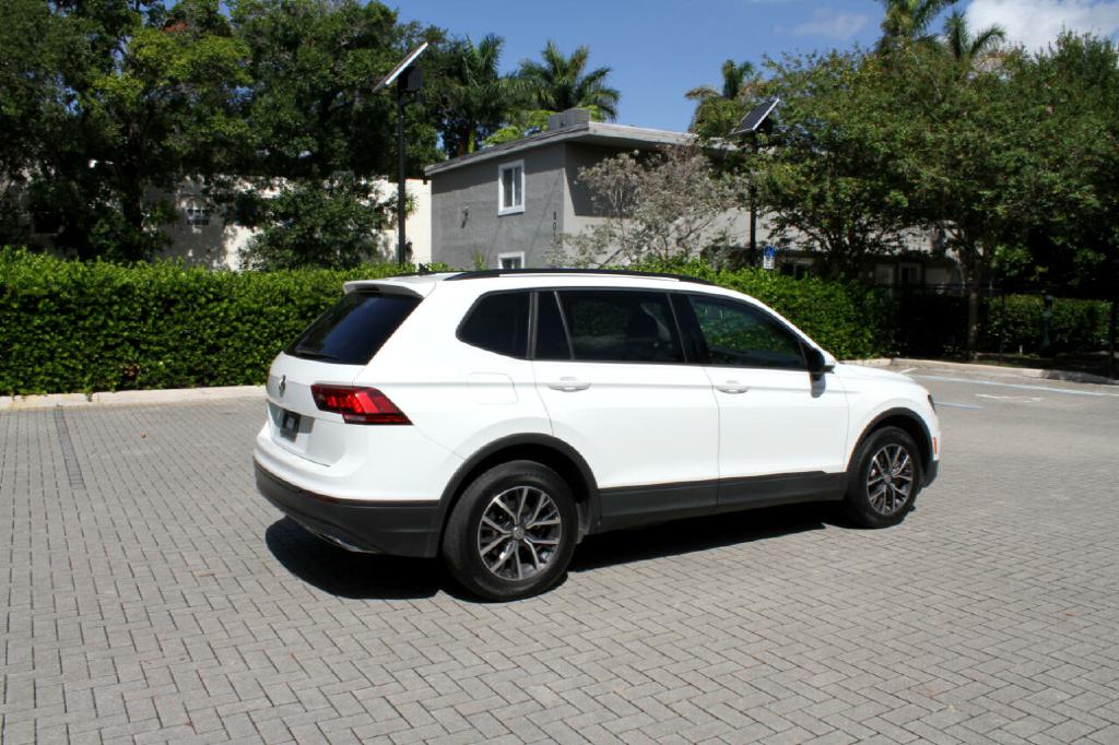 Photo 6 of this VOLKSWAGEN TIGUAN