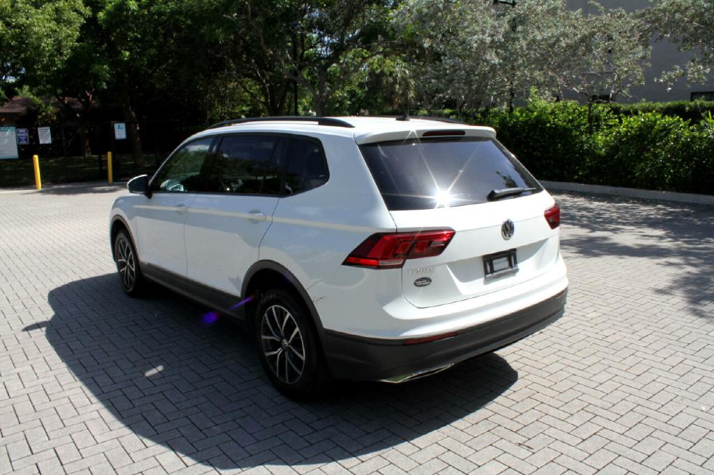Photo 8 of this VOLKSWAGEN TIGUAN