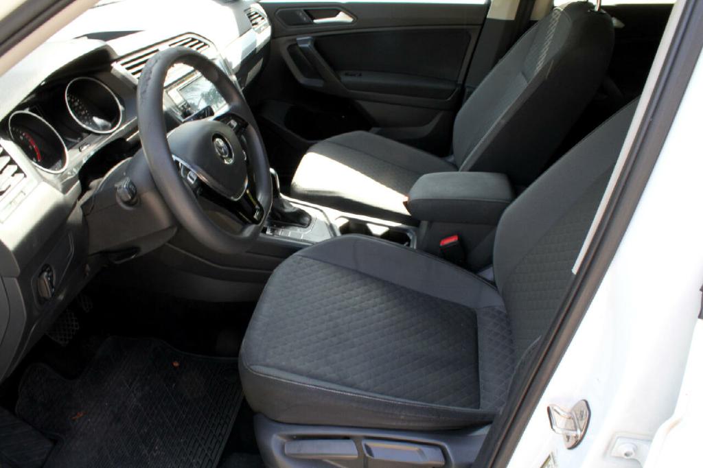 Photo 9 of this VOLKSWAGEN TIGUAN