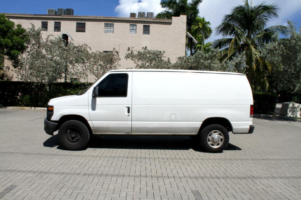 Photo 2 of this FORD ECONOLINE
