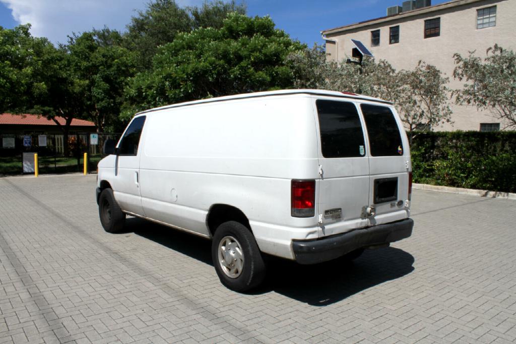 Photo 7 of this FORD ECONOLINE