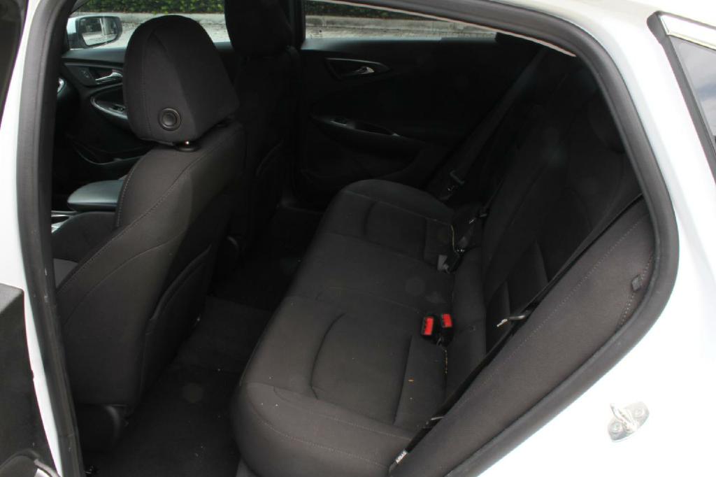 Photo 10 of this CHEVROLET MALIBU
