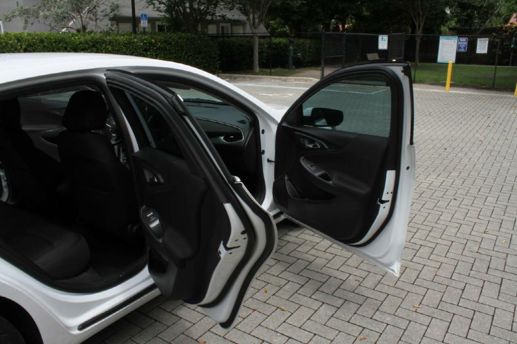 Photo 12 of this CHEVROLET MALIBU