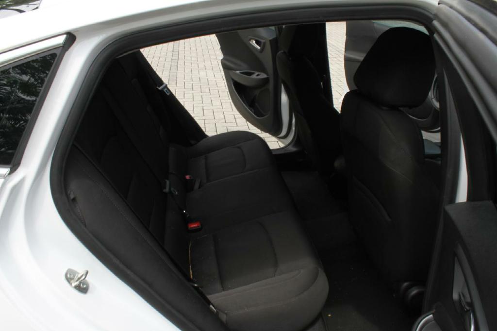 Photo 13 of this CHEVROLET MALIBU