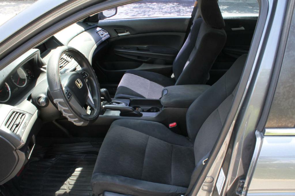 Photo 9 of this HONDA ACCORD