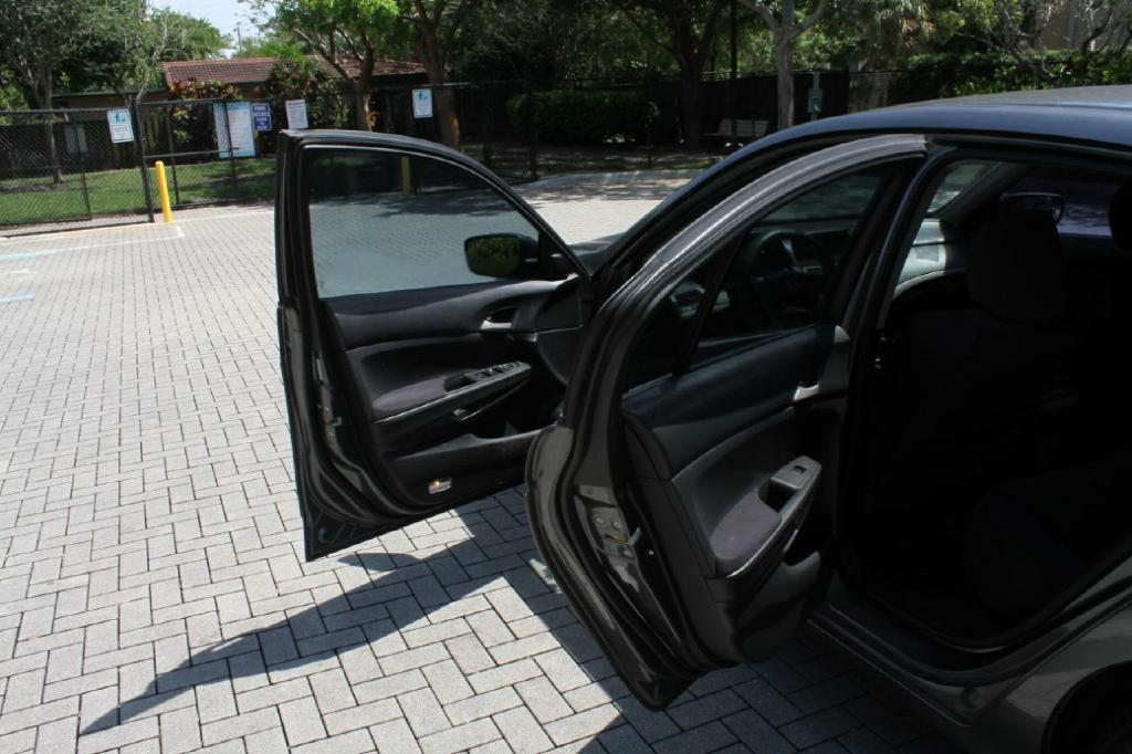 Photo 11 of this HONDA ACCORD