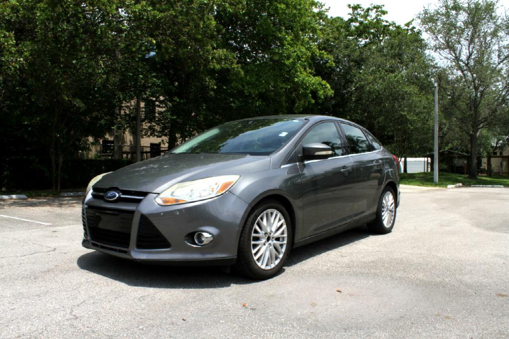 Photo 3 of this FORD FOCUS