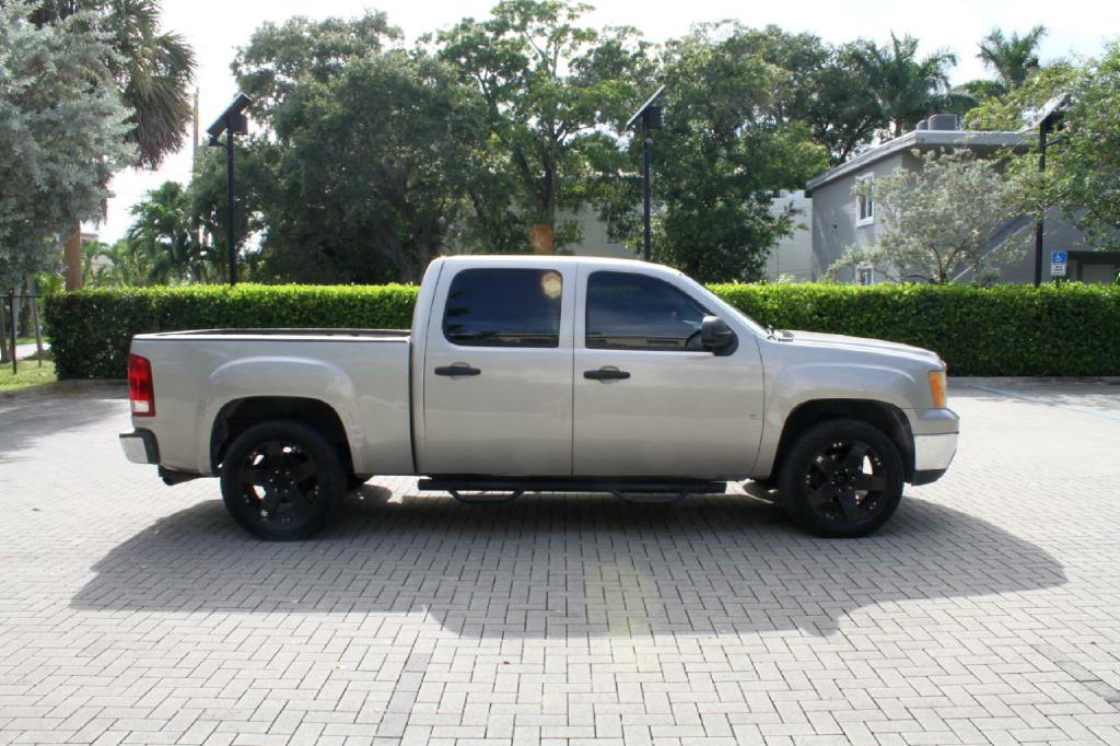 Photo 5 of this GMC SIERRA 1500