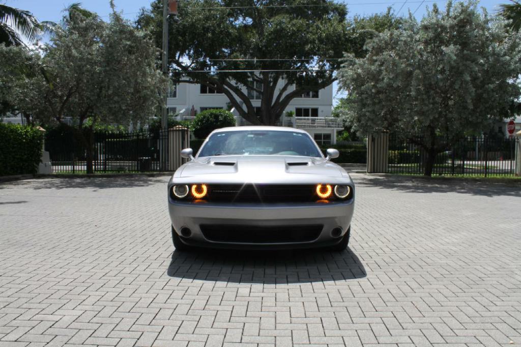 Photo 3 of this DODGE CHALLENGER
