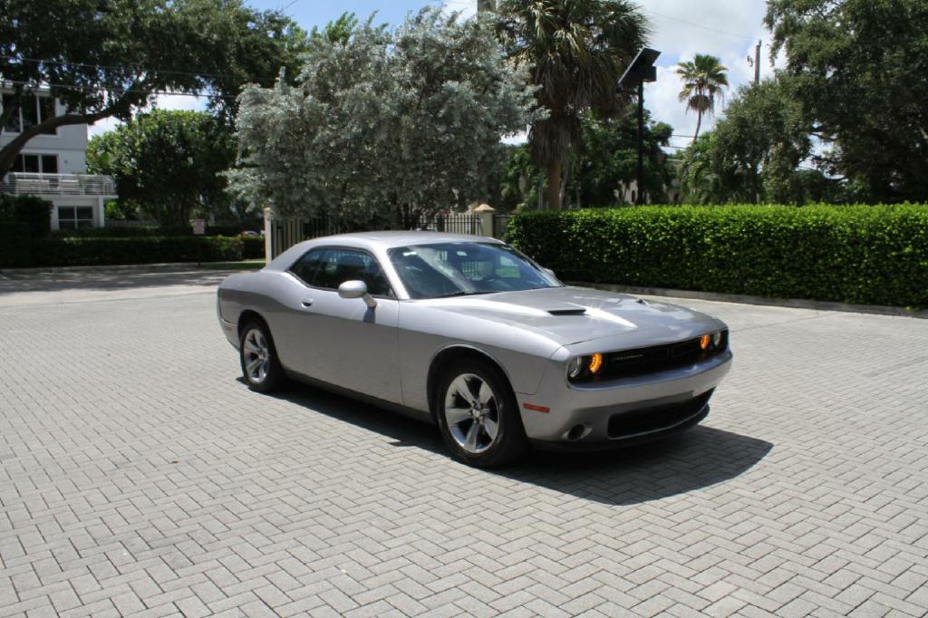 Photo 4 of this DODGE CHALLENGER