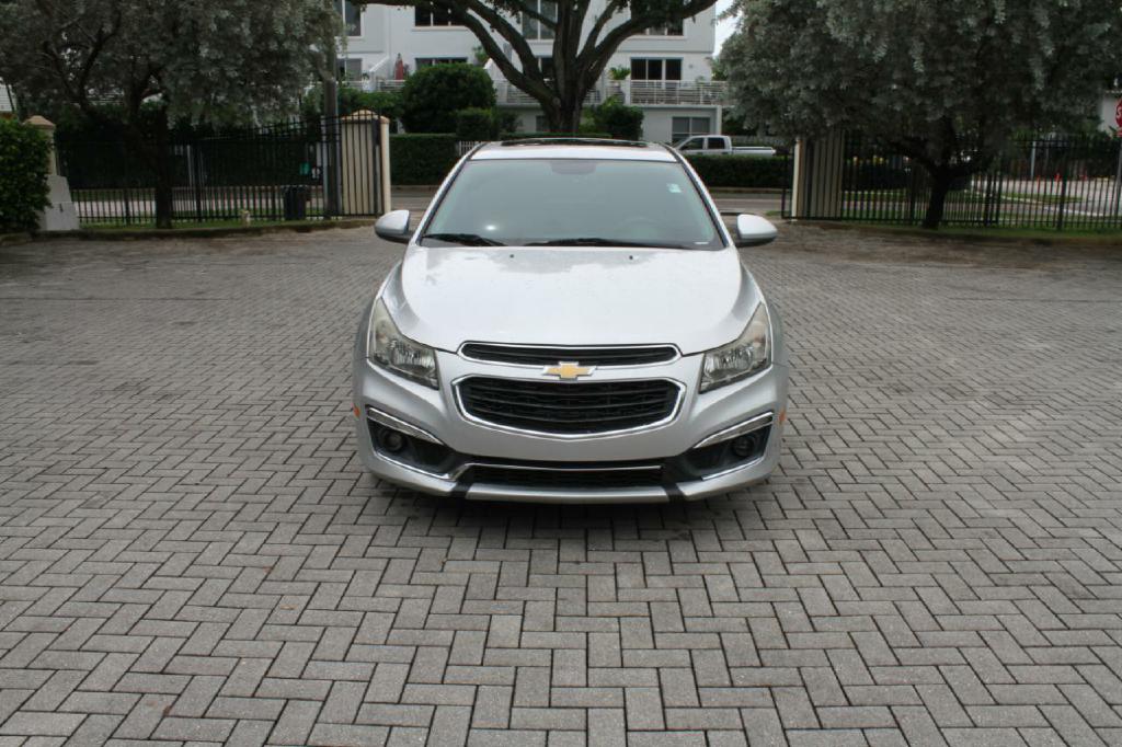 Photo 3 of this CHEVROLET CRUZE