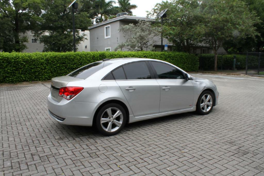 Photo 6 of this CHEVROLET CRUZE