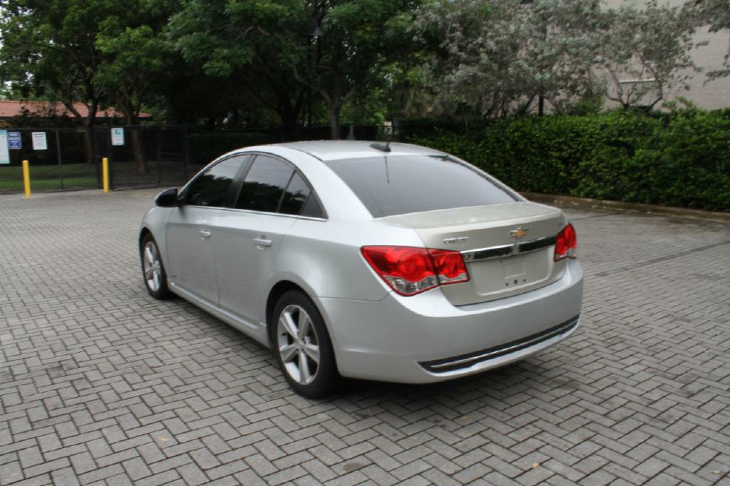 Photo 8 of this CHEVROLET CRUZE