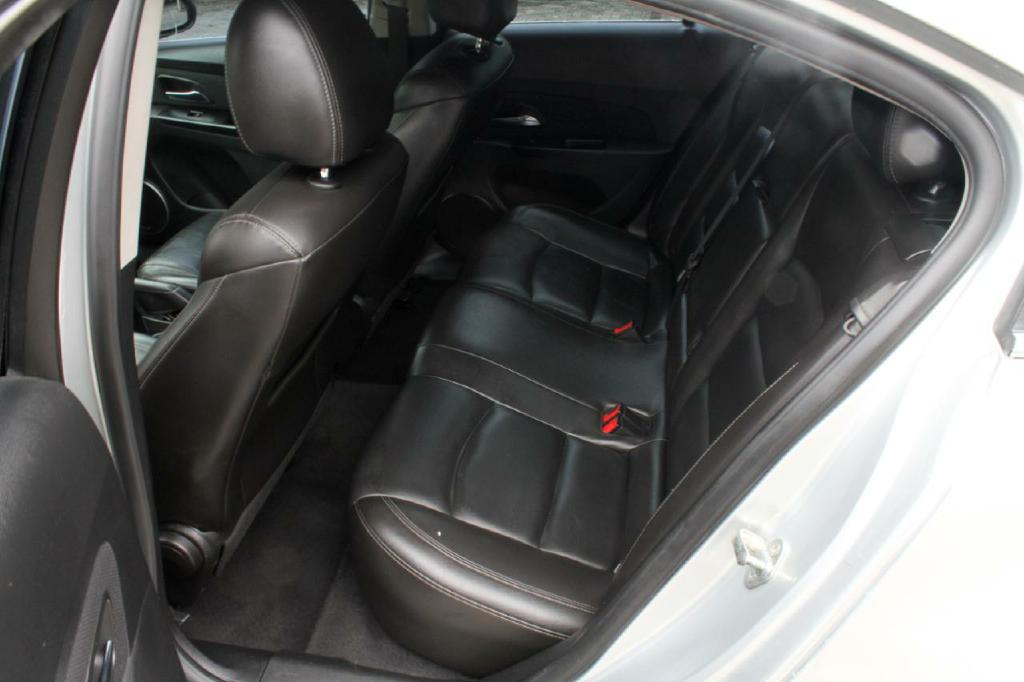 Photo 10 of this CHEVROLET CRUZE