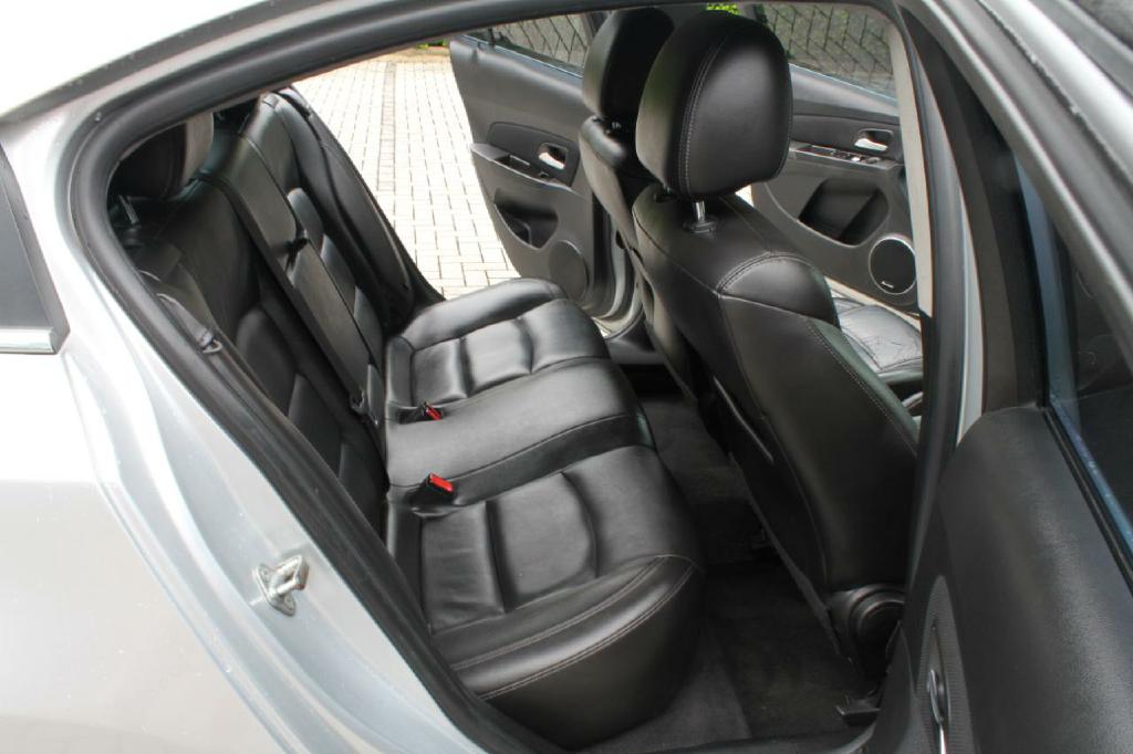 Photo 13 of this CHEVROLET CRUZE