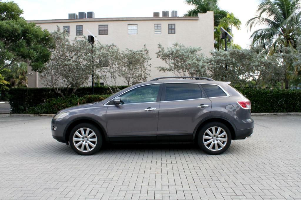 Photo 2 of this MAZDA CX-9