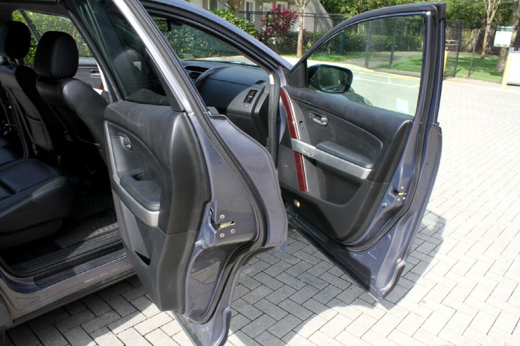 Photo 12 of this MAZDA CX-9