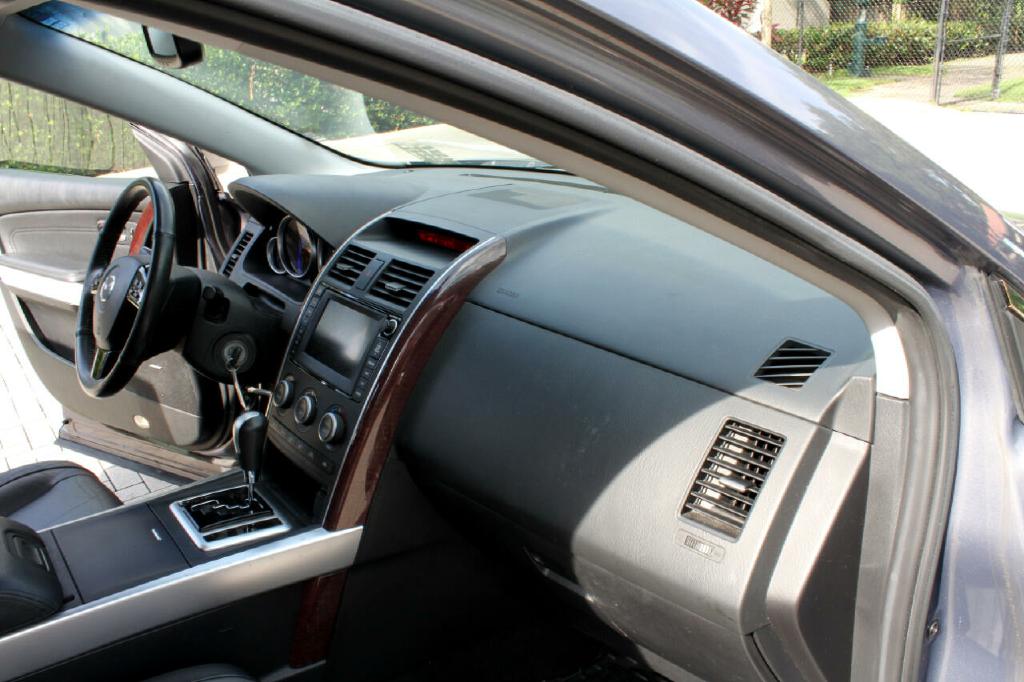 Photo 14 of this MAZDA CX-9