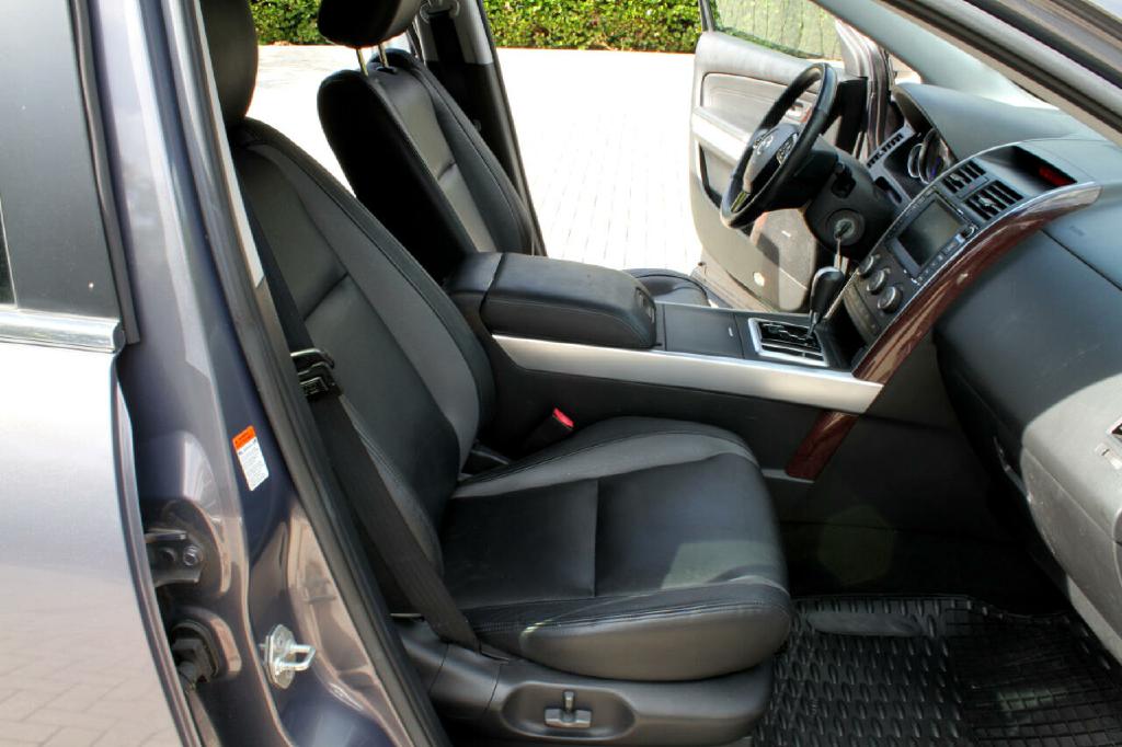 Photo 15 of this MAZDA CX-9