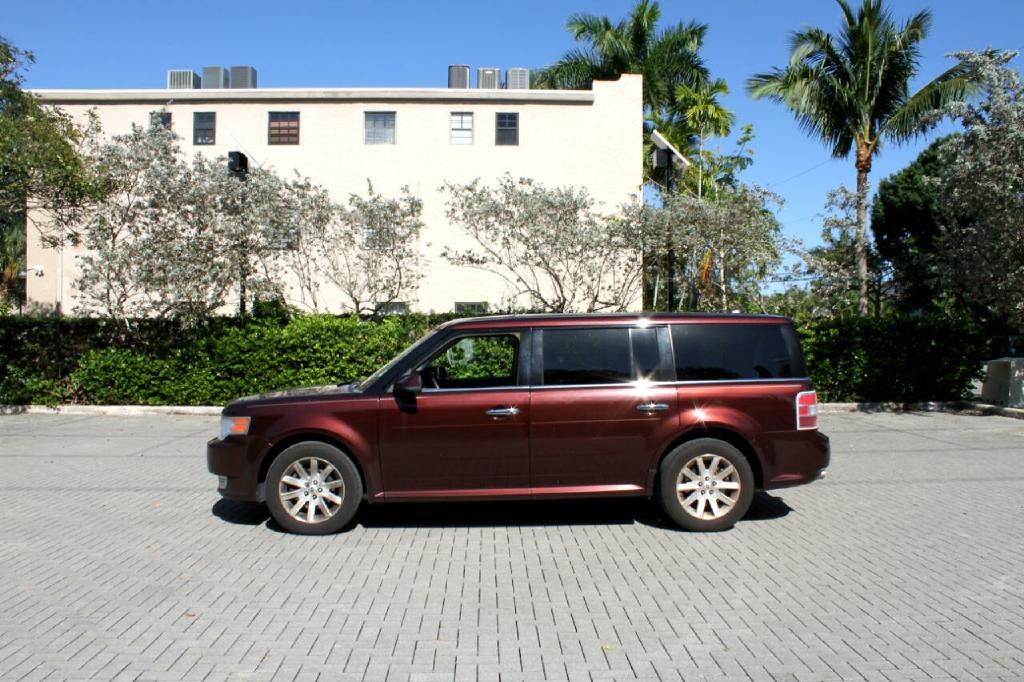 Photo 2 of this FORD FLEX