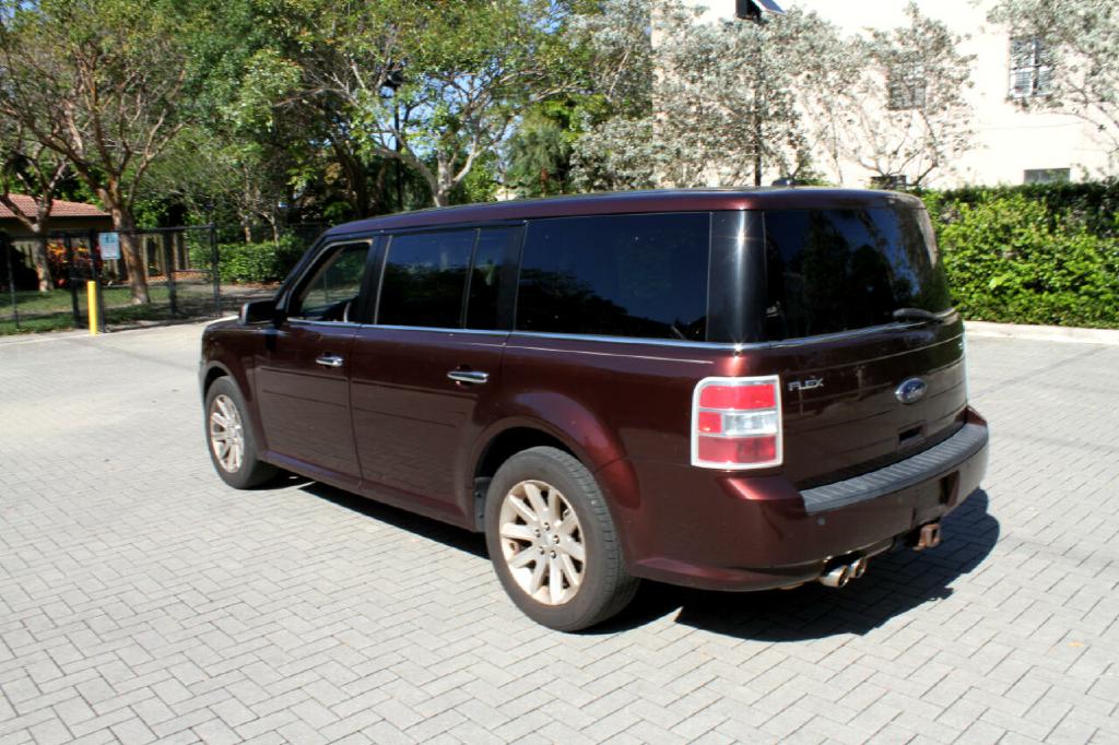 Photo 8 of this FORD FLEX