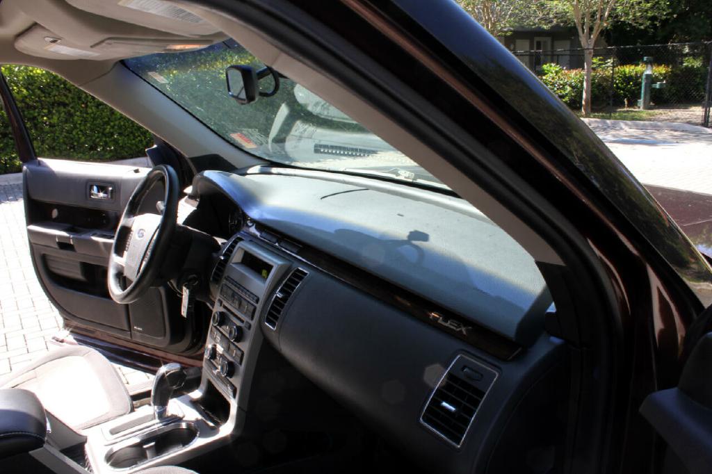 Photo 13 of this FORD FLEX