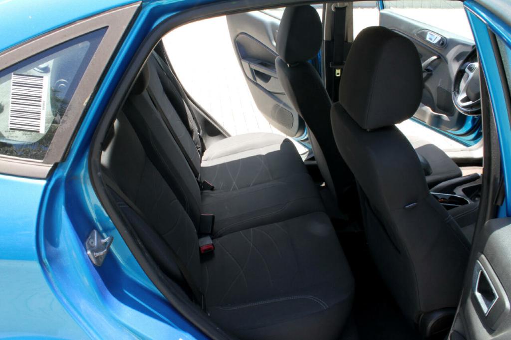 Photo 12 of this FORD FIESTA