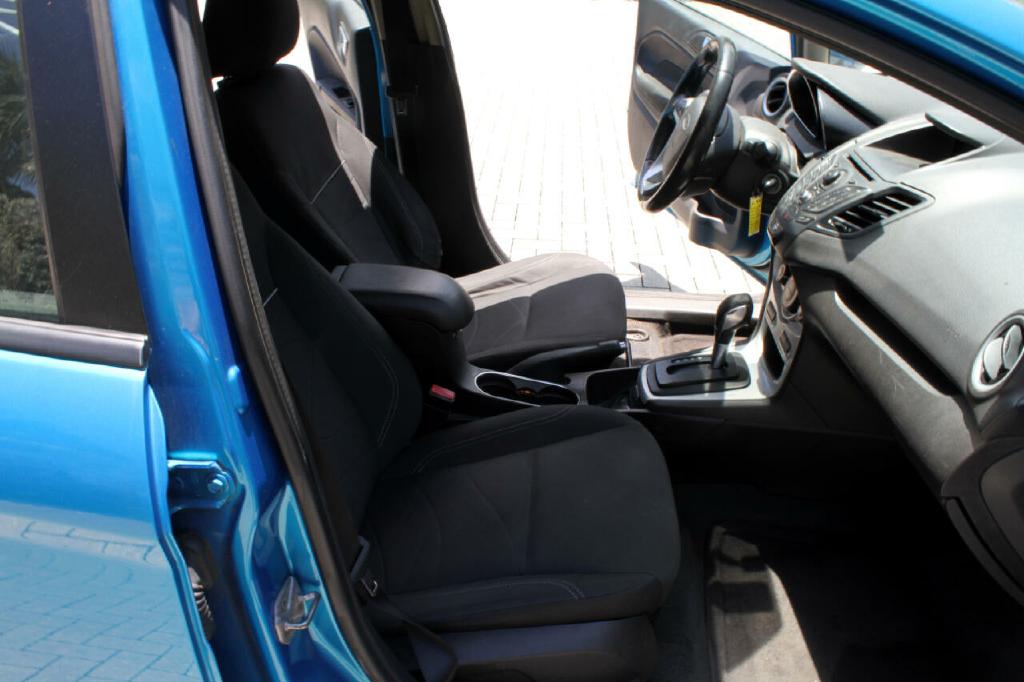 Photo 14 of this FORD FIESTA