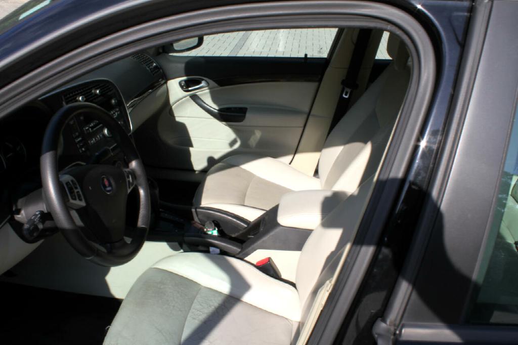 Photo 10 of this SAAB 9-3