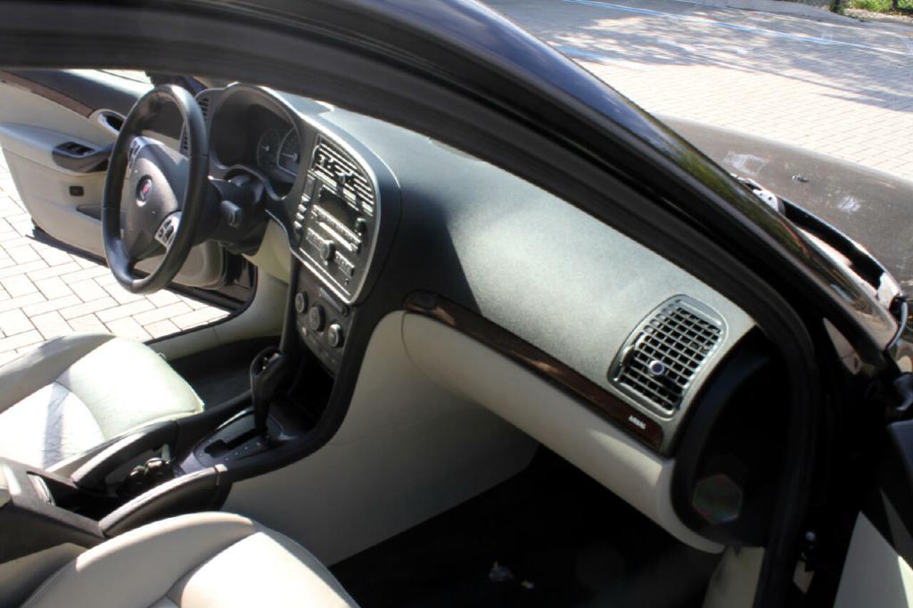 Photo 13 of this SAAB 9-3