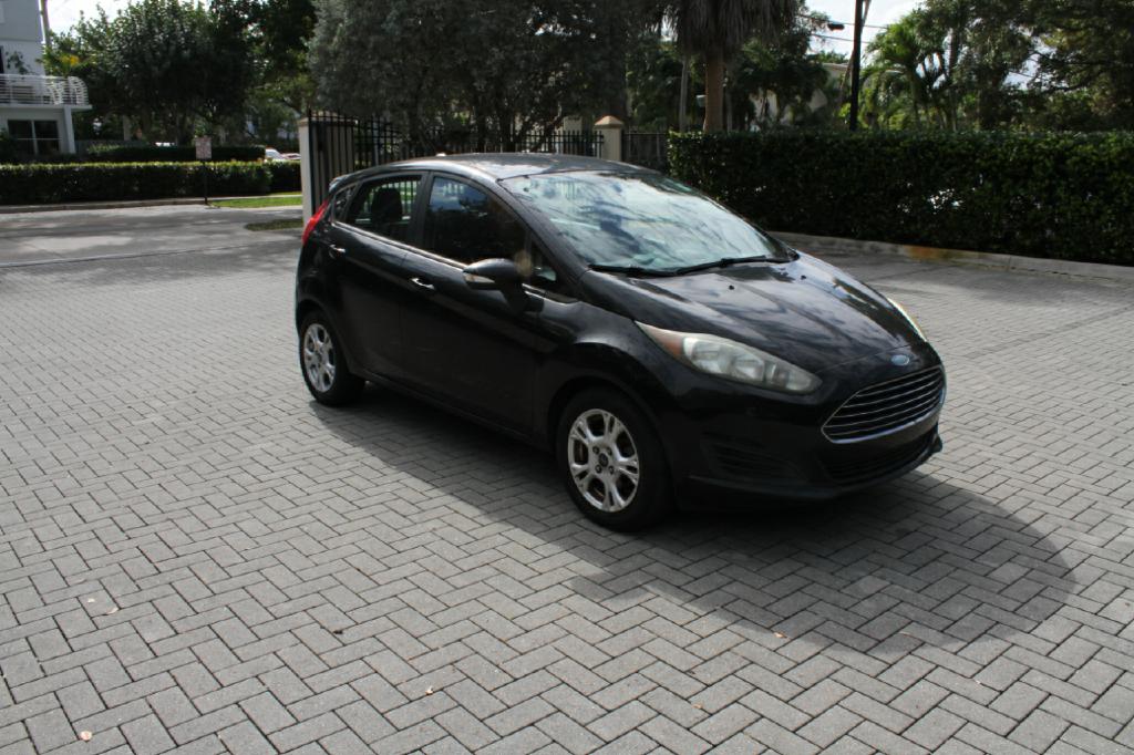 Photo 4 of this FORD FIESTA